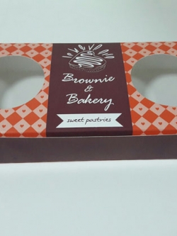 กล่องบราวนี่ 3-4 ชิ้น กล่องทรงแบน กล่องช็อคโกแลต กล่องขนม สีน้ำตาลส้ม กว้าง 10.0 x ยาว 22.0 x สูง 3.0 ซม. ราคา 130 บาท ต่อแพ็ค (20 ใบ)