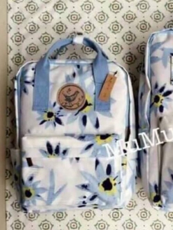 กระเป๋าเป้ผ้าสะพายหลัง mumu ผ้าเคลือบกันน้ำ ลายดอกไม้น้ำเงินฟ้า (Size S)