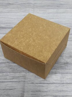 กล่องสแน็ค กล่องอาหารว่าง Snack Box ขนาด 13.5x13.5x7.0 ซม. กล่องคอฟฟี่เบรค กล่องคัพเค้ก แบบไม่มีหน้าต่าง สีคราฟท์น้ำตาลอ่อน(CKB) ราคา 145 บาทต่อแพ็ค(20ใบ)
