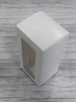 กล่องของขวัญ กล่องอเนกประสงค์ สีขาว ขนาด 8.5x7.5x18 ซม. กล่องของที่ระลึก กล่องเครื่องสำอางค์ กล่องของใช้ กล่องแบบฝาหัวท้าย มีหน้าต่างพลาสติก ราคา 165 บาทต่อแพ็ค(20 ใบ)