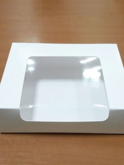 กล่องทรงหน้าต่างวีเชฟ 20.0x16.0x8.2ซม.กล่องเค้ก กล่องคัพเค้ก กล่องบราวนี่ กล่องชิฟฟ่อน กล่องขนม สีขาว ราคา 220 บาทต่อแพ็ค(20ใบ)