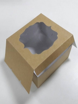 กล่องเค้กครึ่งปอนด์ กล่องคัพเค้ก 4 ชิ้น(ไม่มีฐานรอง) กล่องเค้กชิ้น กล่องขนม กล่องสแน็ค กล่องแบบมีหน้าต่างพลาสติก ขนาด 15.0 x 15.0 x 7.6 ซม. สีคราฟท์น้ำตาลอ่อน ราคา 160 บาทต่อแพ็ค(20ใบ)