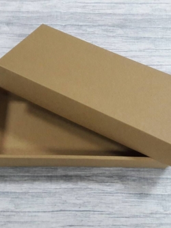กล่องแบบมีฝาครอบ กล่องอเนกประสงค์ สีคราฟท์น้ำตาลเข้มขนาด 14.0 x 29.5 x 4.0 cm. (แบบฝาทึบ) ราคา 390 บาท ต่อแพ็ค (20 ใบ)