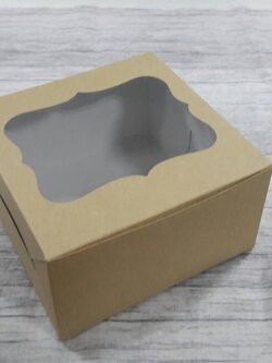 กล่องเค้กครึ่งปอนด์ กล่องคัพเค้ก 4 ชิ้น กล่องเค้ก กล่องขนม กล่องเบเกอรี่ สีคราฟท์หน้าขาวหลังน้ำตาลอ่อน ขนาด 16.8x16.8x9 ซม.ราคา 240 บาทต่อแพ็ค (20ใบ)