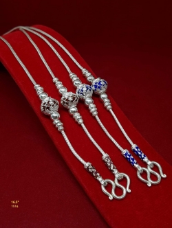 สร้อคอห้อยพระ