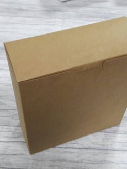 กล่องของขวัญ กล่องเครื่องสำอางค์ กล่องอเนกประสงค์ กล่องใส่ชา/กาแฟ สีคราฟท์น้ำตาลเข้ม ขนาด 14.5x6.0x16.0 ซม. แบบทรงฝาปิดเปิด ท้ายก้นขัด ราคา 180 บาทต่อแพ็ค(20 ใบ)