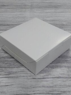 กล่องทาร์ต 4 ชิ้น กล่องแบน(ฝาทึบ) กล่องบราวนี่ 4 ชิ้น กล่องขนม กล่องชิฟฟ่อน กล่องขนมไหว้พระจันทร์ กล่องขนมเปี๊ยะ ขนาด 12.5x12.5x4.0ซม. สีขาว ราคา 90 บาทต่อแพ็ค (20 ใบ)