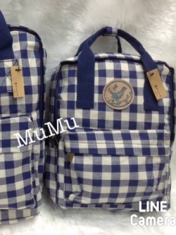 กระเป๋าเป้ผ้าสะพายหลัง mumu ผ้าเคลือบกันน้ำ ลายสก๊อตขาวน้ำเงิน (Size S)
