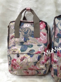 กระเป๋าเป้ผ้าสะพายหลัง mumu ผ้าเคลือบกันน้ำ ลายดอกไม้น้ำตาล ชมพู (Size S)