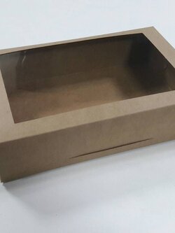 กล่องขนม กล่องบราวนี่ กล่องชิฟฟ่อน กล่องช็อกโกแลต กล่องขนมโดนัท กล่องอเนกประสงค์ ขนาด 20.0x30.0x7.0 ซม.สีคราฟท์น้ำตาลเข้ม (กระดาษหนา 300 แกรม) ราคา 335 บาทต่อแพ็ค (20ใบ)