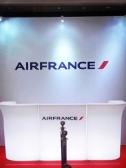 RENT/ให้เช่า: เคาน์เตอร์บาร์ LED เรืองแสง รุ่น GA(2.5m.)