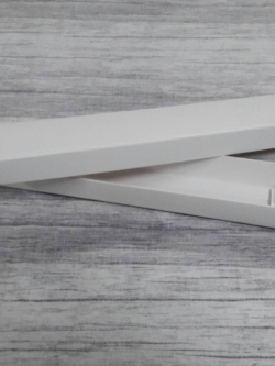 กล่องฝาครอบ กล่องของขวัญ กล่องใส่ตะเกียบ สีขาว 30.0*4.4*2.5 ซม. ราคา 195 บาทต่อแพ็ค (20 ใบ)