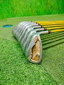 Iron set Honma BERES IS-05 Forged (Flex : R) (ARMRQ infinity 3 star) (6-11,Aw,Sw)