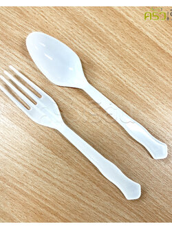 แยกขาย ช้อน-ส้อมพลาสติกใหญ่ ใช้แล้วทิ้ง 15.3 ซม. สีขาวขุ่น แพ็ค 100 คัน