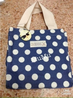 กระเป๋าผ้าสะพายข้าง Mumu ลายจุดขาว เทา