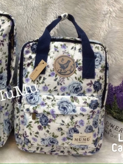 กระเป๋าเป้ผ้าสะพายหลัง mumu ขนาดเล็ก ลายดอกไม้ขาวฟ้า (Size S)