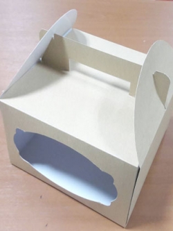 กล่องหูหิ้ว กล่องเค้ก 1 ปอนด์ กล่องเค้กทรงสูง กล่องบราวนี่ กล่องคุ๊กกี้ กล่องชิฟฟ่อน กล่องเค้ก กล่องขนม สีคราฟท์น้ำตาลอ่อน ขนาด 20.5 x 20.5 x สูง 12.0 ซม.ราคา 595 ต่อแพ็ค(20ใบ)