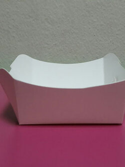 ถาดใส่ขนม ถาดขนมปัง ถาดชิม สีขาว ขนาด 7 x 8 x สูง 3.5 ซม.(กระดาษหนา 350 แกรม) ราคา 100 บาทต่อแพ็ค(100ชิ้น)