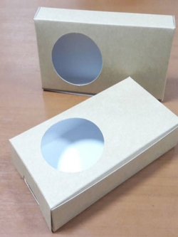 กล่องบราวนี่ 2 - 3 ชิ้น กล่องทรงแบน กล่องคุ๊กกี้ กล่องช็อคโกแลต กล่องขนมฟู้ดเกรด สีคราฟท์น้ำตาลอ่อน ขนาด 8.0 x 15.0 x 3.0 ซม.ราคา 100 บาทต่อแพ็ค (20ใบ)