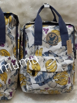 กระเป๋าเป้ผ้าสะพายหลัง mumu ผ้าเคลือบกันน้ำ ลายดอกไม้เหลืองน้ำเงิน (Size S)