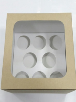 กล่องคัพเค้ก กล่องคัพเค้ก 8 ชิ้น สีคราฟท์น้ำตาลอ่อน พร้อมฐานคัพเค้ก 8 ช่อง (ช่องกว้าง 5.5 ซม.) ราคา 435 บาท ต่อแพ็ค (20ใบ)