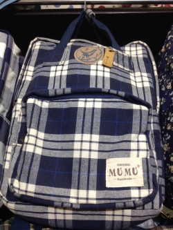 กระเป๋าเป้ผ้าสะพายหลัง mumu ลายสก๊อตขาวดำ (Size L)