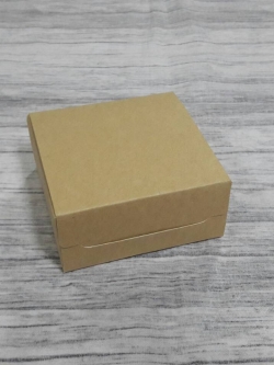 กล่องบราวนี่ 1 ชิ้น กล่องขนม ขนาด 9.0 x 9.0 x 4.0 ซม.กล่องคราฟท์ฟู้ดเกรด สีคราฟท์น้ำตาลอ่อน ราคา 70 บาทต่อแพ็ค (20ใบ)