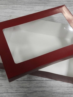 กล่องฝาครอบ กล่องเอนกประสงค์ สี red velvet color แบบมีหน้าต่าง ขนาด 23.4x16.3x6.5ซม.ราคา 455 บาท (20 ใบ) (รวมค่าจัดส่งแล้ว)