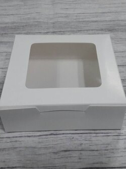 กล่องทาร์ต 4 ชิ้น กล่องแบน (หน้าต่างพลาสติก) กล่องบราวนี่ 4 ชิ้น กล่องขนม กล่องชิฟฟ่อน กล่องขนมไหว้พระจันทร์ กล่องขนมเปี๊ยะ ขนาด 12.5x12.5x4.0 ซม.สีขาว ราคา 100 บาทต่อแพ็ค (20 ใบ)