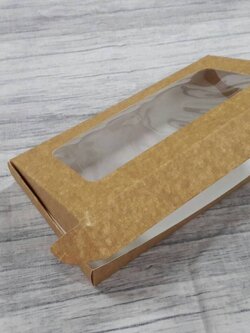 กล่องบราวนี่ กล่องขนม กล่องเอนกประสงค์ กล่องของขวัญ กล่องทรงหูช้าง สีคราฟท์น้ำตาลอ่อน(CKB) ขนาด 12x22x3 ซม.(ฝาหน้าต่างพลาสติก) ราคา 225 บาทต่อแพ็ค (20 ใบ)