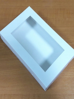 กล่องบราวนี่ กล่องชิฟฟ่อน กล่องช๊อกโกแลต กล่องทาร์ตไข่ กล่องขนมเปี๊ยะ กล่องอเนกประสงค์ สีขาว ขนาด 11.5x18.5x5.0 ซม. ราคา 150 บาทต่อแพ็ค (20ใบ)