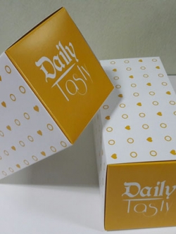 กล่องเค้กโรล กล่องคัพเค้ก 2 ชิ้น กล่องเค้ก 2 ชิ้น กล่องขนม ลายหัวใจสีเหลือง ขนาด 9 x 16.8 x9 ซม.ราคา 185 บาทต่อแพ็ค(20 ใบ)