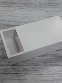 กล่องสไลด์ กล่องของขวัญ กล่องของที่ระลึก กล่องอเนกประสงค์ กล่องแบบฝาสไลด์ สีขาว ขนาด 11.4 x 17.4 x5.0 ซม. ราคา 320 บาท (20 ใบ ต่อแพ็ค)