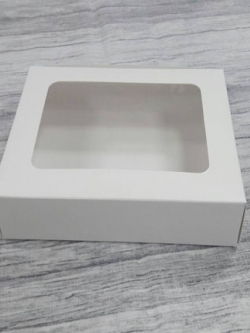 กล่องขนม กล่องบราวนี่ กล่องขนมเปี๊ยะ กล่องทาร์ตไข่ กล่องพาย ขนาด 12.5 x 15.8 x 4 ซม.สีขาว ราคา 120 บาท (จำนวน 20 ใบต่อแพ็ค)
