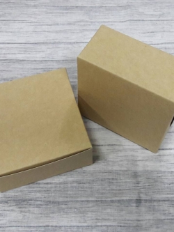 กล่องสแน็ค กล่องเค้ก กล่องขนม ขนาด 10.0 x 10.0 x 4.7 ซม. Snack Box กล่องอาหารว่าง กล่องคอฟฟี่เบรค สีคราฟท์น้ำตาลอ่อน ราคา 75 บาทต่อแพ็ค(20ใบ)