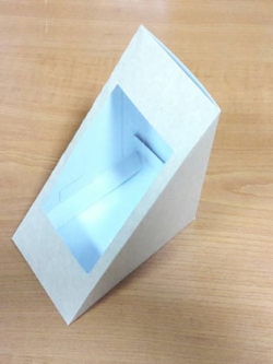 กล่องแซนด์วิช คราฟท์ฟู้ดเกรด ไซส์จัมโบ้ 7.5x12.2x12.2 ซม.ราคา 270 บาทต่อแพ็ค (40ใบ)