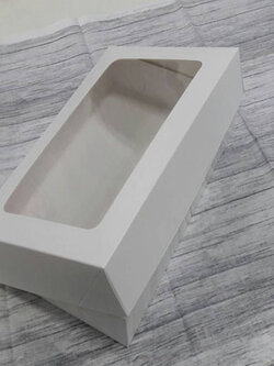 กล่องขนม กล่องอเนกประสงค์ กล่องชิฟฟ่อน กล่องใส่ของที่ระลึก (ฝากล่องปะกาวขึ้นรูป) ขนาด 16.5 x 26.0 x สูง 5.0 ซม.สีขาว ราคาแพ็คละ 280 บาท (20ใบ)