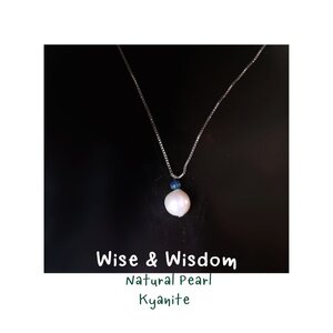 สร้อยพร้อมจี้ มุกแท้ ประดับ Kyanite Pendant Necklace (เสริมญาณหยั่งรู้ ความรอบรู้)