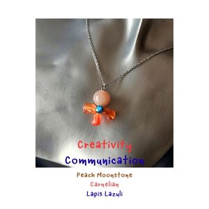 "Little Vivian" สร้อยพร้อมจี้หินแท้ Peach Moonstone + Carnelian Necklace (Energize ปลุกไฟจินตนการ ขับเคลื่อนไอเดีย )