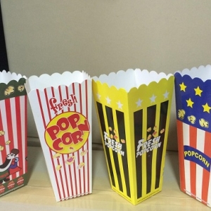 กล่องป๊อปคอร์นและถุงป๊อปคอร์น